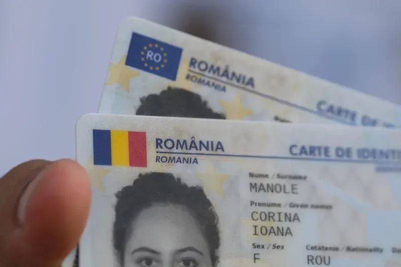Carte de identitate/ iau in spatiu.